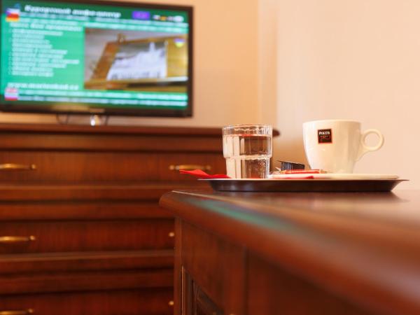 Ensana Centrální Lázně - Maria Spa : photo 3 de la chambre chambre simple supérieure avec accès au centre de bien-Être et à la salle de sport