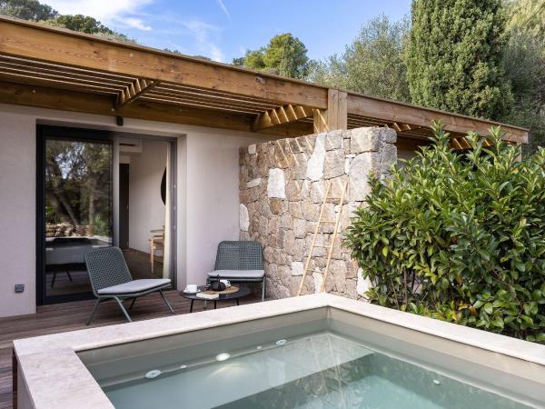 Résidence Casarina : photo 5 de la chambre chambre double avec piscine privée 