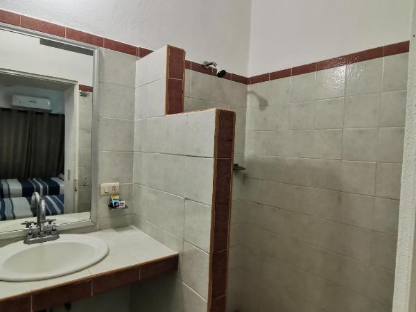 Hotel Hortencia : photo 5 de la chambre chambre deluxe avec 2 lits doubles