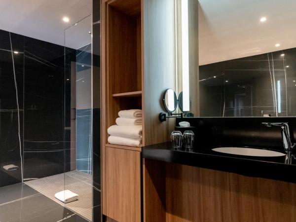 Les Trésorières : photo 2 de la chambre chambre prestige accessible aux personnes à mobilité réduite (annexe « le cube »)