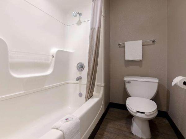 Motel 6-San Antonio, TX - West SeaWorld : photo 4 de la chambre chambre lit queen-size