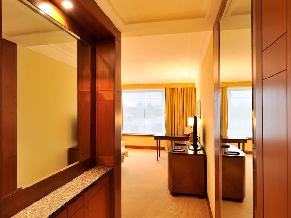 Regent Warsaw Hotel : photo 6 de la chambre chambre lit king-size deluxe