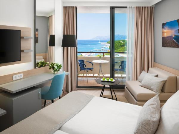 Valamar Meteor Hotel : photo 3 de la chambre chambre côté mer pour 2+1 personnes