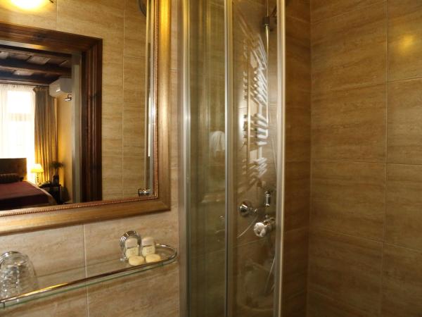 Hotel Petite Fleur - Adults only ! Air-Conditioning ! : photo 9 de la chambre chambre double confort climatisée