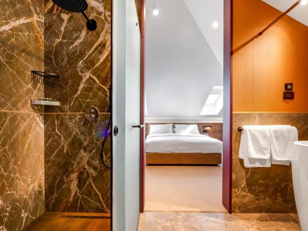 Villa Orabelle : photo 5 de la chambre chambre exécutive avec terrasse et jacuzzi - vue sur mer