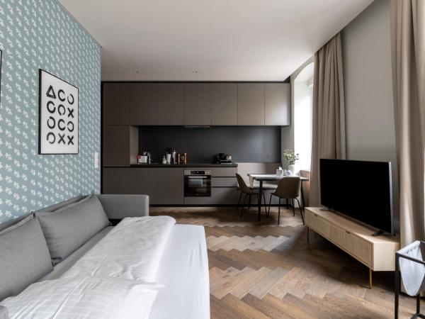 limehome Linz Schillerstraße : photo 10 de la chambre suite m with sofa bed