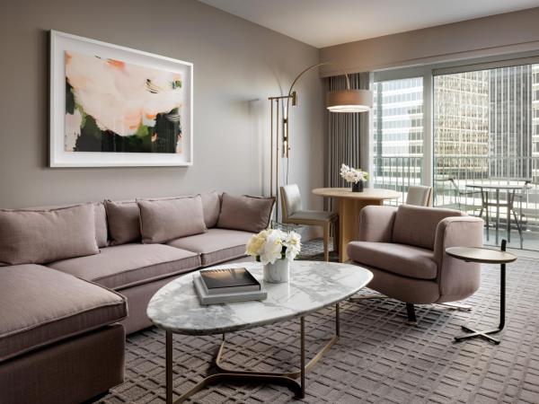 Fairmont Century Plaza Los Angeles : photo 1 de la chambre suite 1 chambre lit king-size century plaza avec 2 salles de bains et bureau