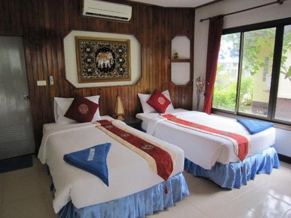 Moonwalk Lanta Resort : photo 2 de la chambre deluxe bungalow with pool side
