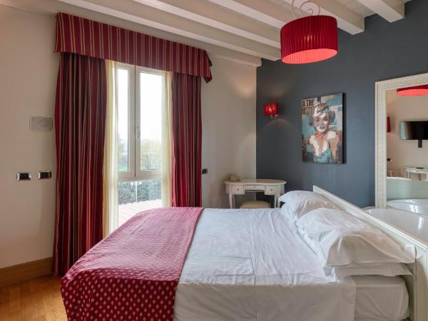 Hotel Fiera Di Brescia : photo 4 de la chambre chambre double avec baignoire spa