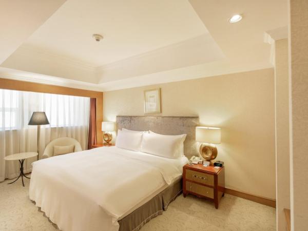 Crowne Plaza Qingdao, an IHG Hotel : photo 5 de la chambre chambre lit king-size premium