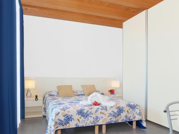 Hotel Manila : photo 2 de la chambre chambre double ou lits jumeaux supérieure avec vue partielle sur la mer