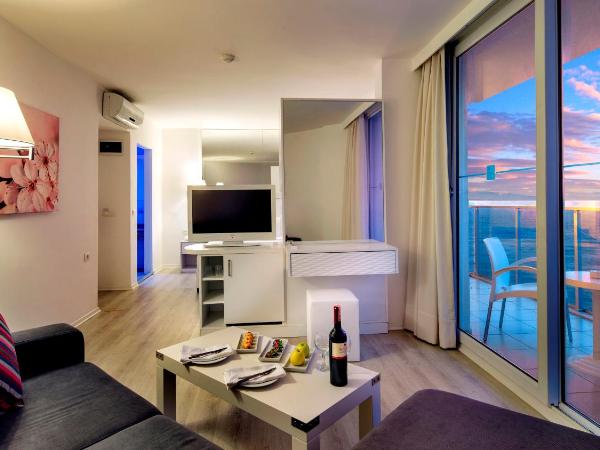 Le Bleu Hotel & Resort Kusadasi : photo 2 de la chambre suite junior 1 chambre - vue sur mer