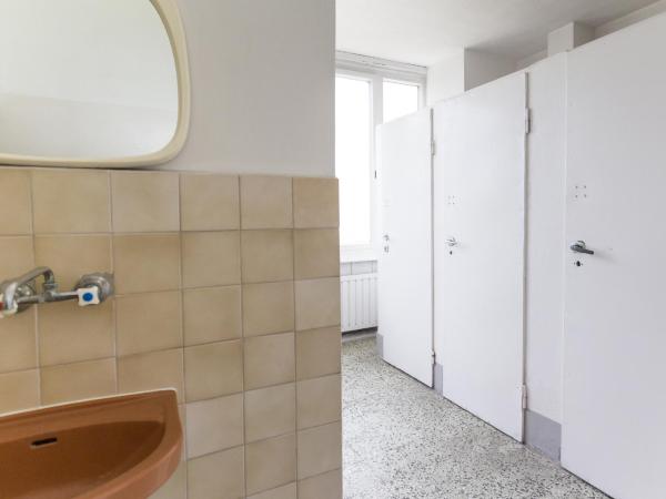 Dom Turystyczny Indigo : photo 5 de la chambre chambre triple avec salle de bains extérieure