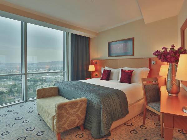 Wyndham Grand Izmir Ozdilek Thermal & Spa : photo 2 de la chambre suite senior - vue sur montagne - non-fumeurs