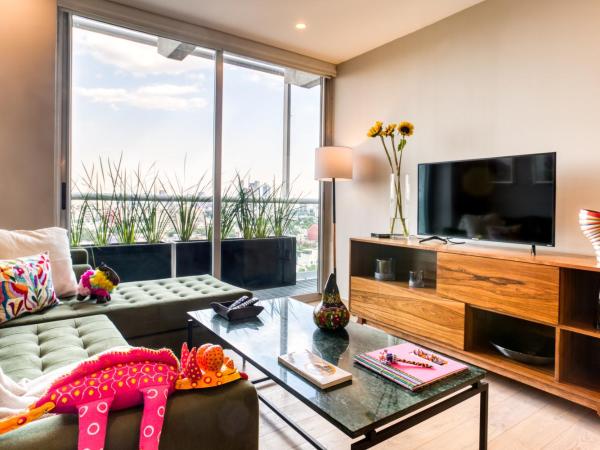 ULIV Polanco : photo 2 de la chambre mexican style apartment with balcony