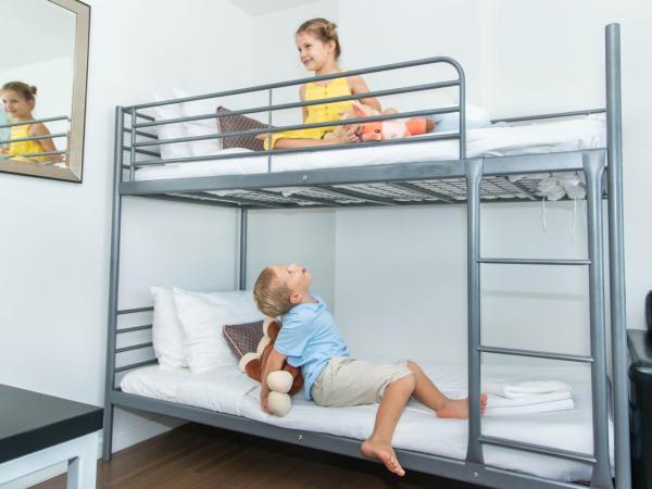 First Choice Suites SHA Plus Extra : photo 3 de la chambre chambre familiale