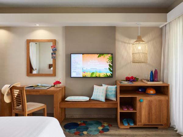 C Mauritius - All Inclusive : photo 7 de la chambre chambre prestige - côté plage