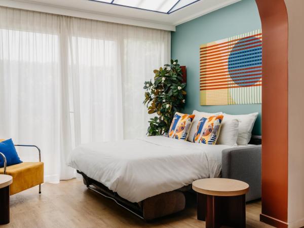 Edgar Suites Auteuil - Le Marois : photo 8 de la chambre appartement - rez-de-chaussée