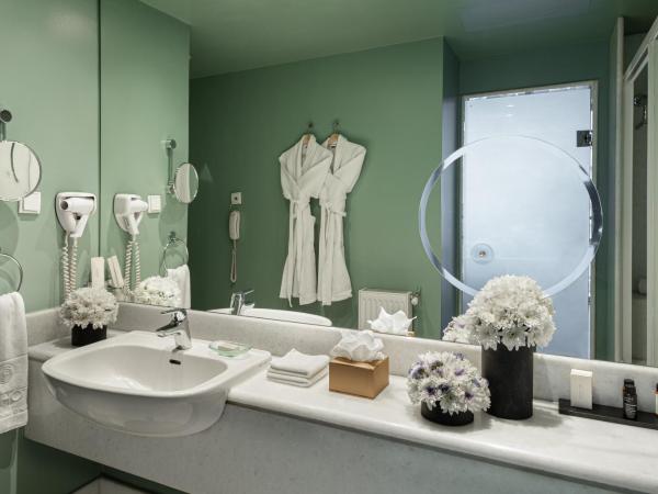 City Hotel Thessaloniki : photo 3 de la chambre suite verte