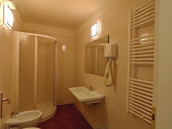 Hotel Rita Major : photo 2 de la chambre chambre triple standard