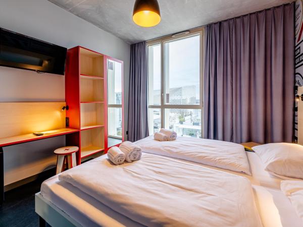 MEININGER Hotel Bordeaux Gare Saint-Jean : photo 3 de la chambre chambre lits jumeaux