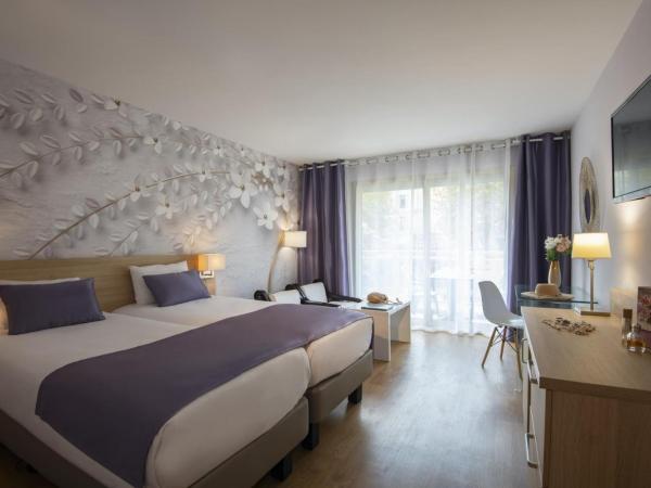 Hotel Chambord : photo 2 de la chambre chambre double deluxe avec douche