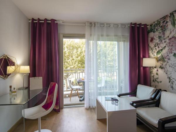 Hotel Chambord : photo 4 de la chambre chambre double deluxe avec douche