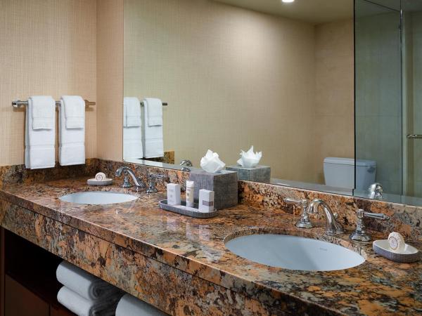 Little America Hotel Salt Lake City : photo 1 de la chambre hébergement premium avec 2 lits queen-size - vue sur jardin