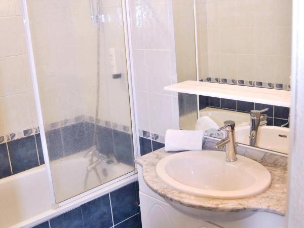 Hôtel le Thurot : photo 6 de la chambre chambre double avec salle de bains privative