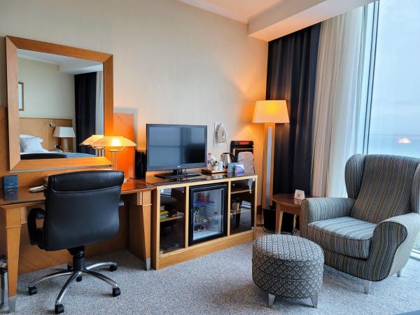 Wyndham Grand Izmir Ozdilek Thermal & Spa : photo 4 de la chambre chambre club - vue sur mer - non-fumeurs