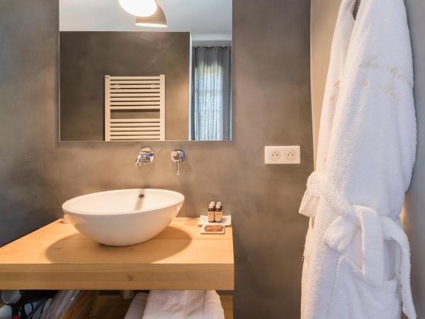 La Maison du Môle : photo 3 de la chambre chambre lit queen-size - vue sur jardin