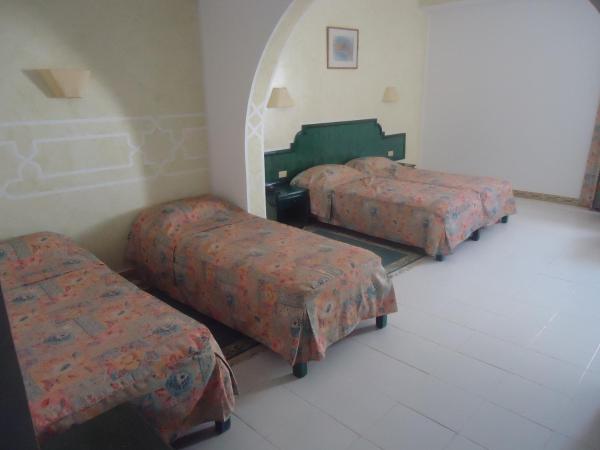 Hotel Mezri : photo 3 de la chambre chambre triple (2 adultes & 1 enfant)