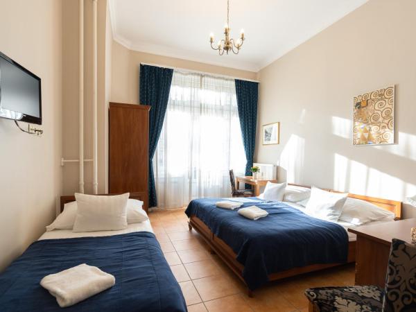 Budapest Panorama Central : photo 2 de la chambre standard triple room - annex building