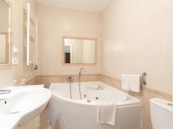 Budapest Panorama Central : photo 4 de la chambre chambre double supérieure avec baignoire spa