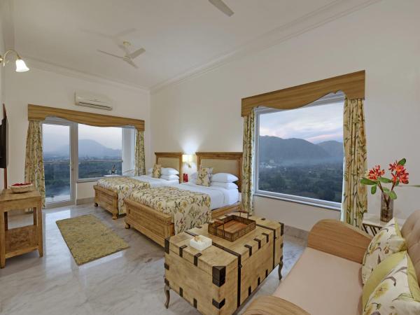Fateh Garh Resort by Fateh Collection : photo 4 de la chambre chambre lit king-size avec balcon