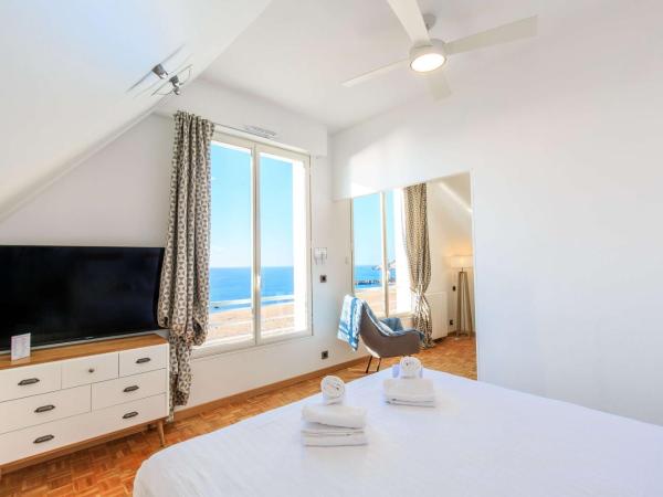 Best Western Hotel De La Plage Saint Marc sur Mer : photo 1 de la chambre suite lit king-size avec canapé-lit - vue sur mer