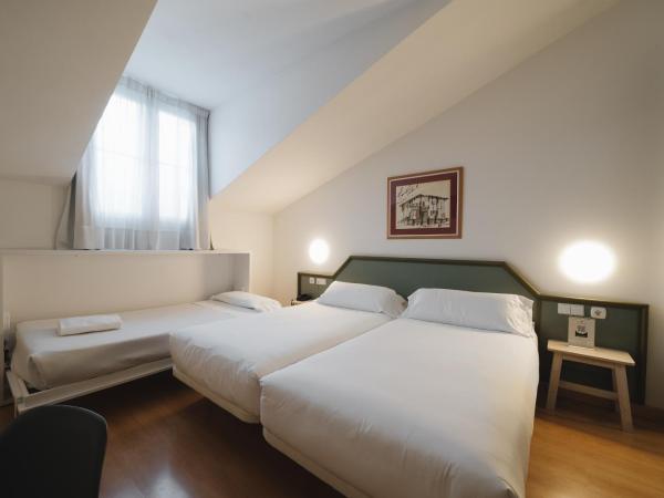 Hotel Urdanibia Park : photo 4 de la chambre chambre triple