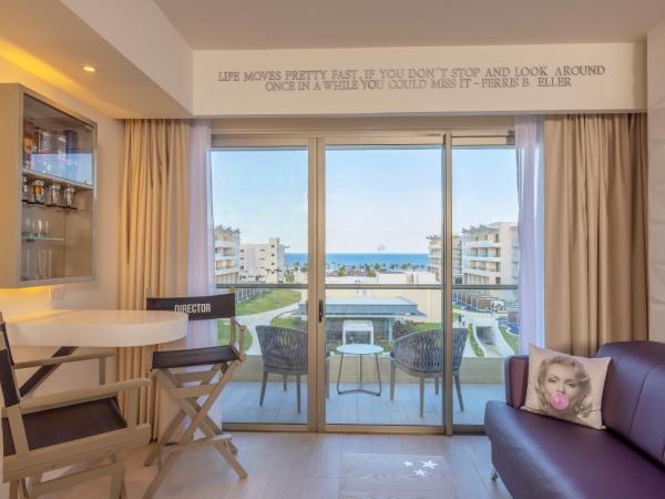 Planet Hollywood Cancun, An Autograph Collection All-Inclusive Resort : photo 3 de la chambre suite junior star class - vue sur océan