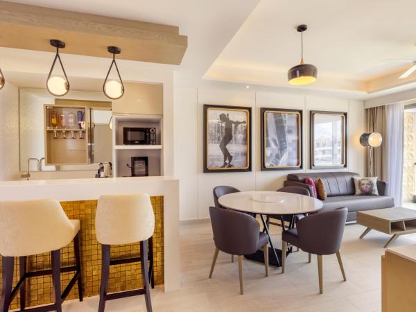 Planet Hollywood Cancun, An Autograph Collection All-Inclusive Resort : photo 5 de la chambre suite directors 1 chambre