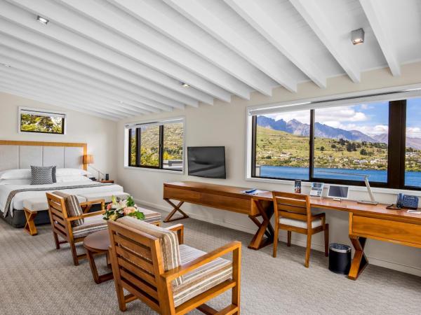 The Rees Hotel & Luxury Apartments : photo 2 de la chambre chambre lit king-size exécutive avec vue sur le lac
