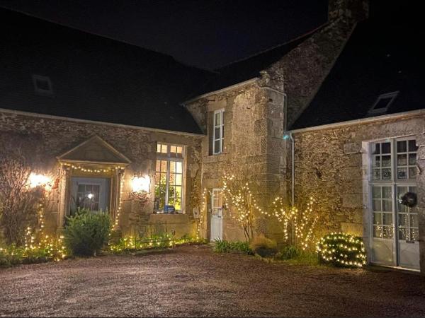 La Metairie-du-Vauhariot - Lodge ou Chambre - Piscine Chauffée - Vue Mer et Mont Saint Michel - GR34 - Résidence Hôtelière : photo 8 de la chambre maison de vacances