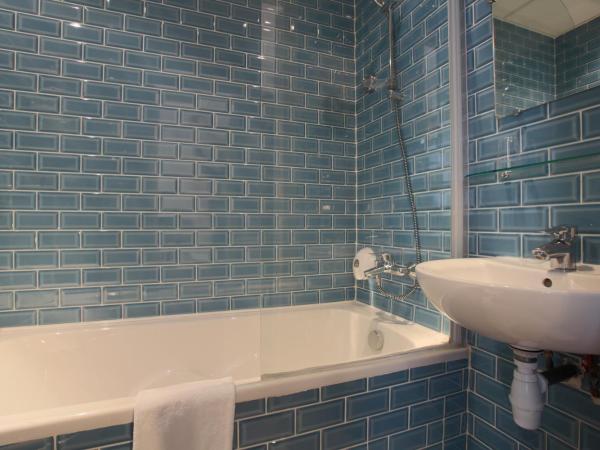 Grand Hotel du Loiret : photo 2 de la chambre chambre familiale