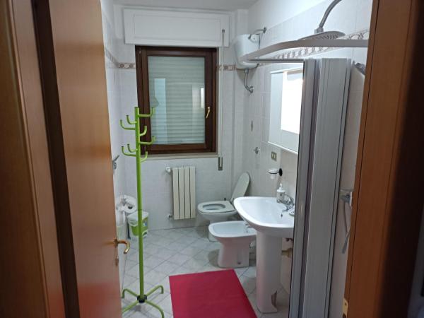Home Sweet Home : photo 3 de la chambre chambre double avec salle de bains privative