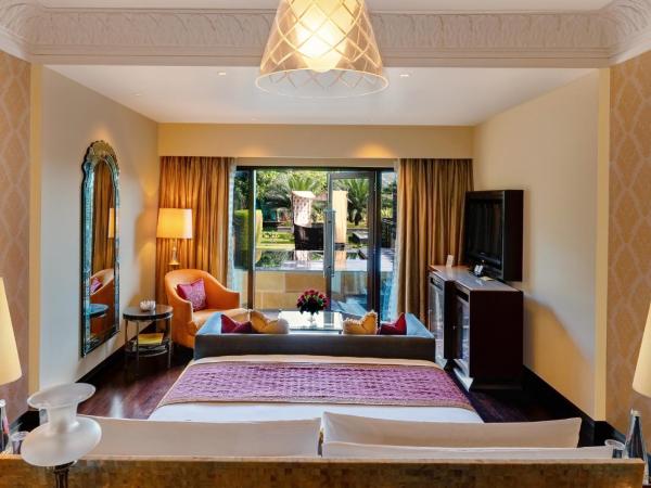 The Leela Palace Udaipur : photo 8 de la chambre chambre grand heritage avec piscine privée - vue sur jardin