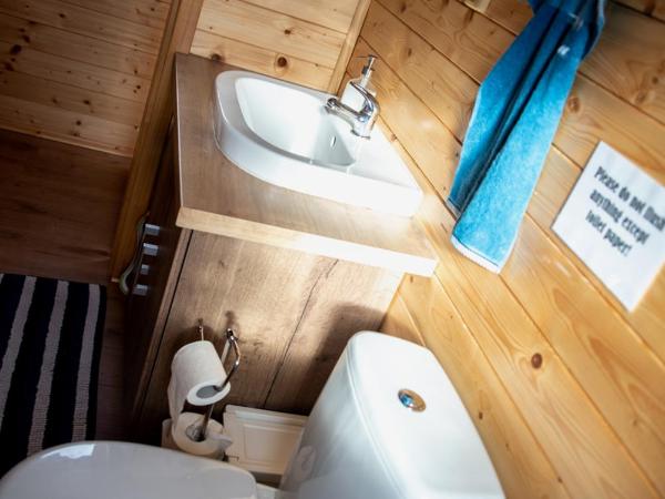 Houseboat Bonanza Prague : photo 8 de la chambre mobile home