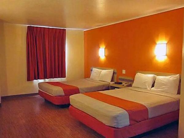 Motel 6 Albuquerque Northeast : photo 5 de la chambre chambre quadruple - non-fumeurs