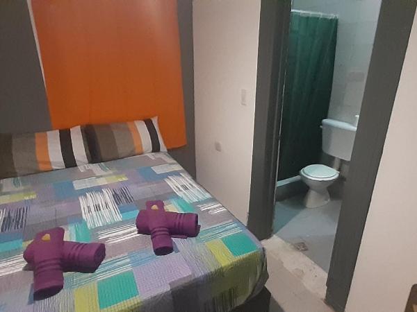 Hotel Gutierrez : photo 1 de la chambre chambre double avec salle de bains privative