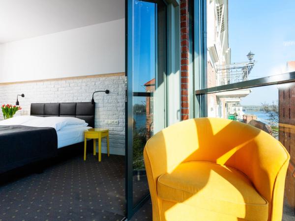 Hotel Czarna Róża : photo 6 de la chambre chambre double deluxe - vue sur rivière