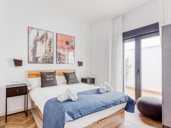 limehome Málaga Calle Ancha del Carmen - Digital Access : photo 3 de la chambre appartement 1 chambre avec terrasse