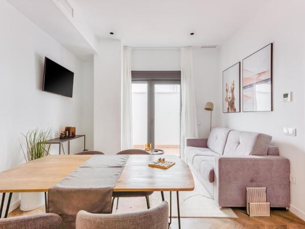 limehome Málaga Calle Ancha del Carmen - Digital Access : photo 7 de la chambre appartement 1 chambre avec terrasse